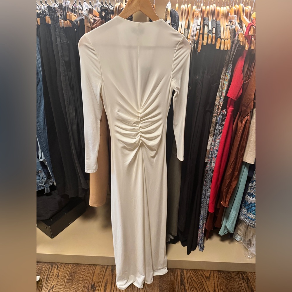 Elegant White Long Sleeve Dress Halston